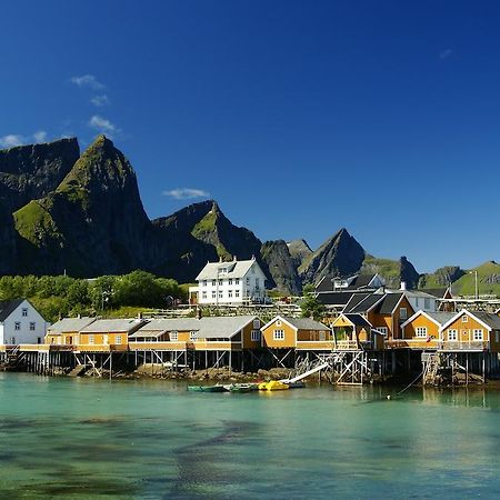 Sakrisoy Rorbuer Hotel ไรเนอ ภายนอก รูปภาพ